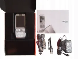 Nokia E52 новый белый полный комплект